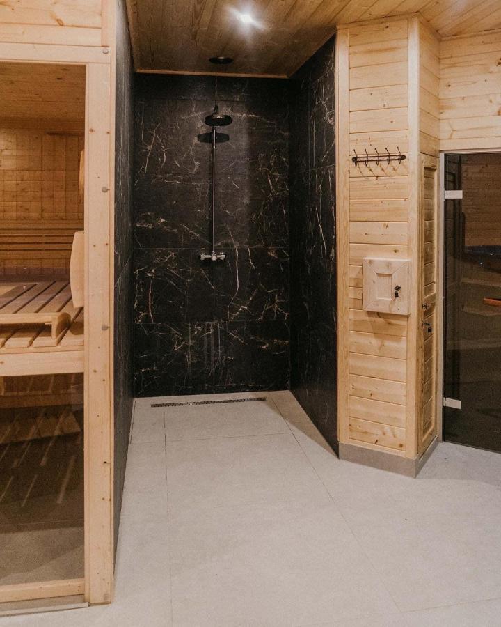 Daglezjowy Dwor Hotel Осек Екстериор снимка