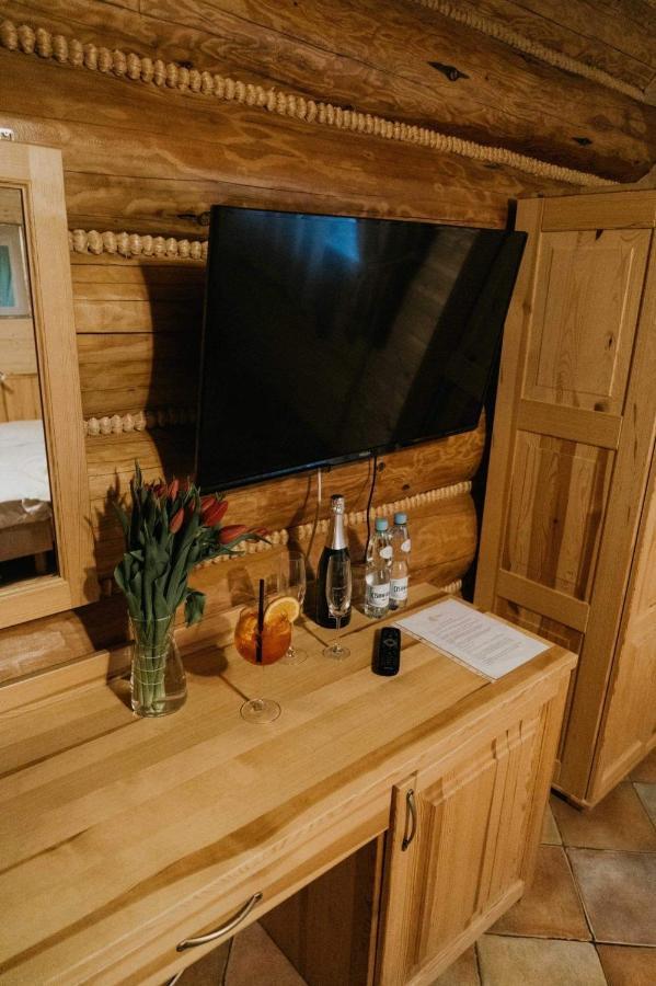 Daglezjowy Dwor Hotel Осек Екстериор снимка