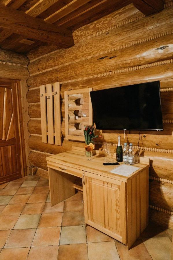 Daglezjowy Dwor Hotel Осек Екстериор снимка