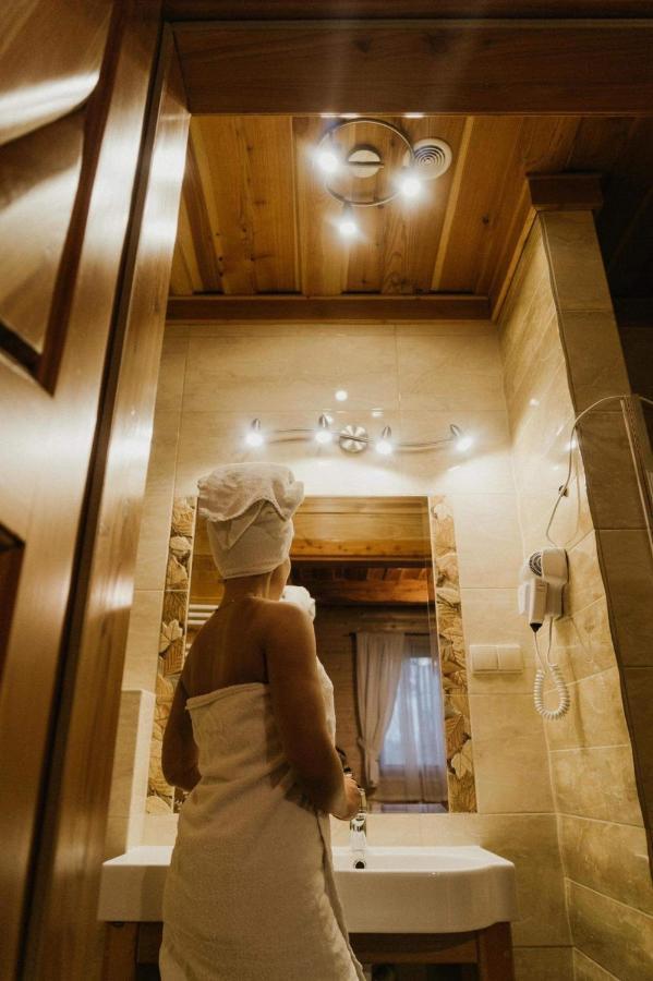 Daglezjowy Dwor Hotel Осек Екстериор снимка