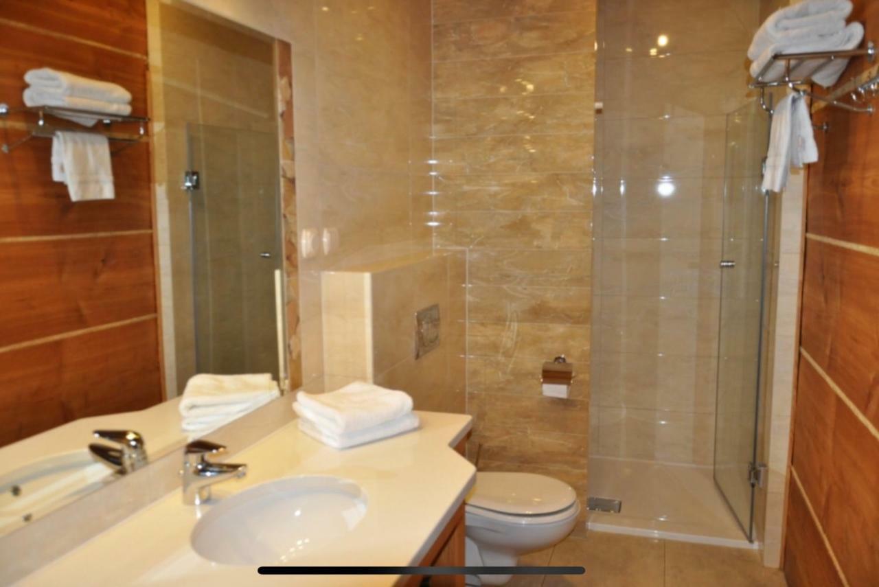 Daglezjowy Dwor Hotel Осек Екстериор снимка